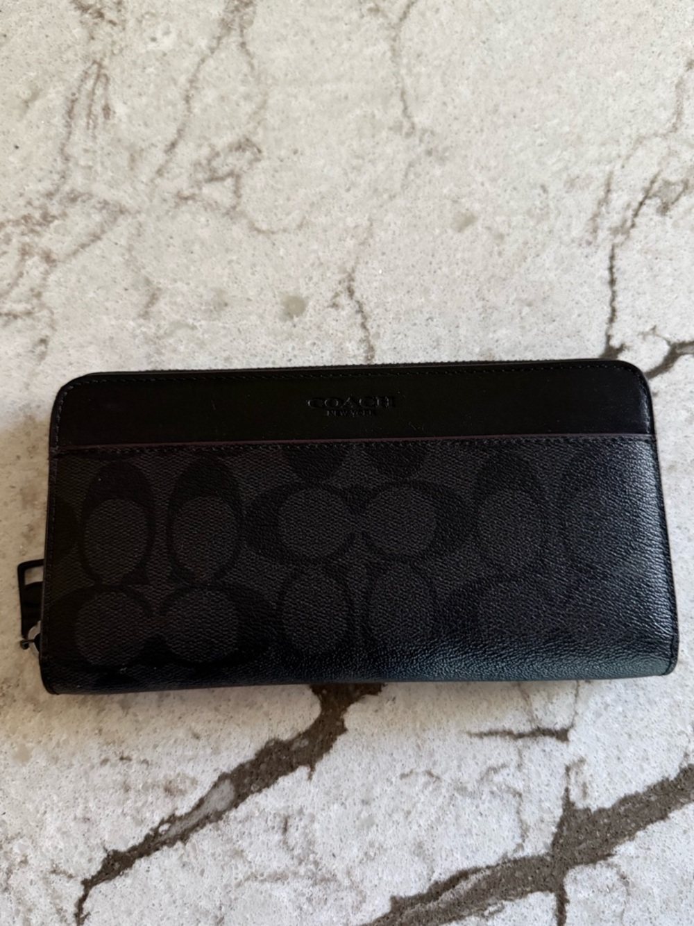 COACH | Authentic Black Leather Signature Zip Wallet